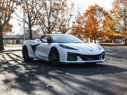 Used 2024 Chevrolet Corvette Z06 w/ Stealth Interior Trim Package RWD image 9