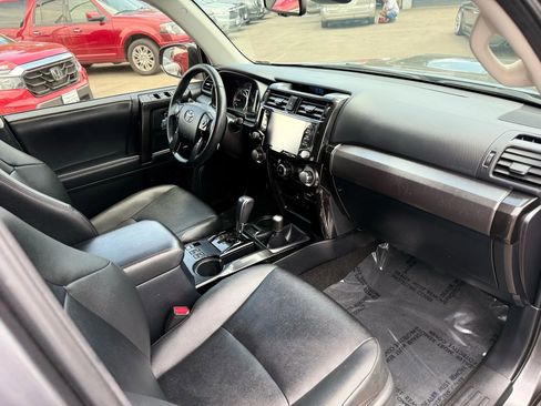 Used 2020 Toyota 4Runner Venture image 21