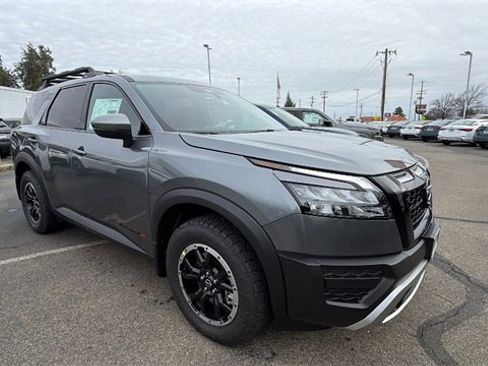 New 2025 Nissan Pathfinder Rock Creek image 2