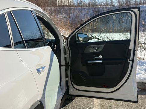 Used 2021 Mercedes-Benz GLA 250 4MATIC image 15