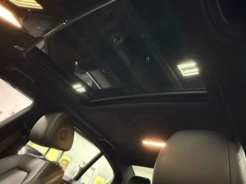 Used 2018 BMW 530e xDrive image 36