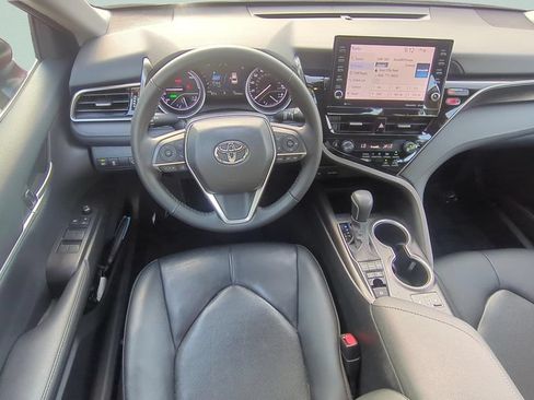 Used 2024 Toyota Camry XLE FWD image 11