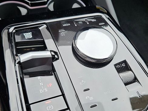 New 2026 BMW 530i xDrive AWD/4WD image 16