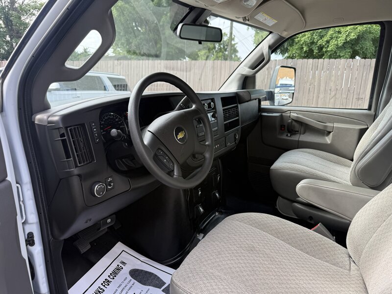 Used 2022 Chevrolet Express 3500 w/ Power Convenience Package RWD image 21