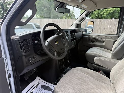 Used 2022 Chevrolet Express 3500 w/ Power Convenience Package RWD image 21