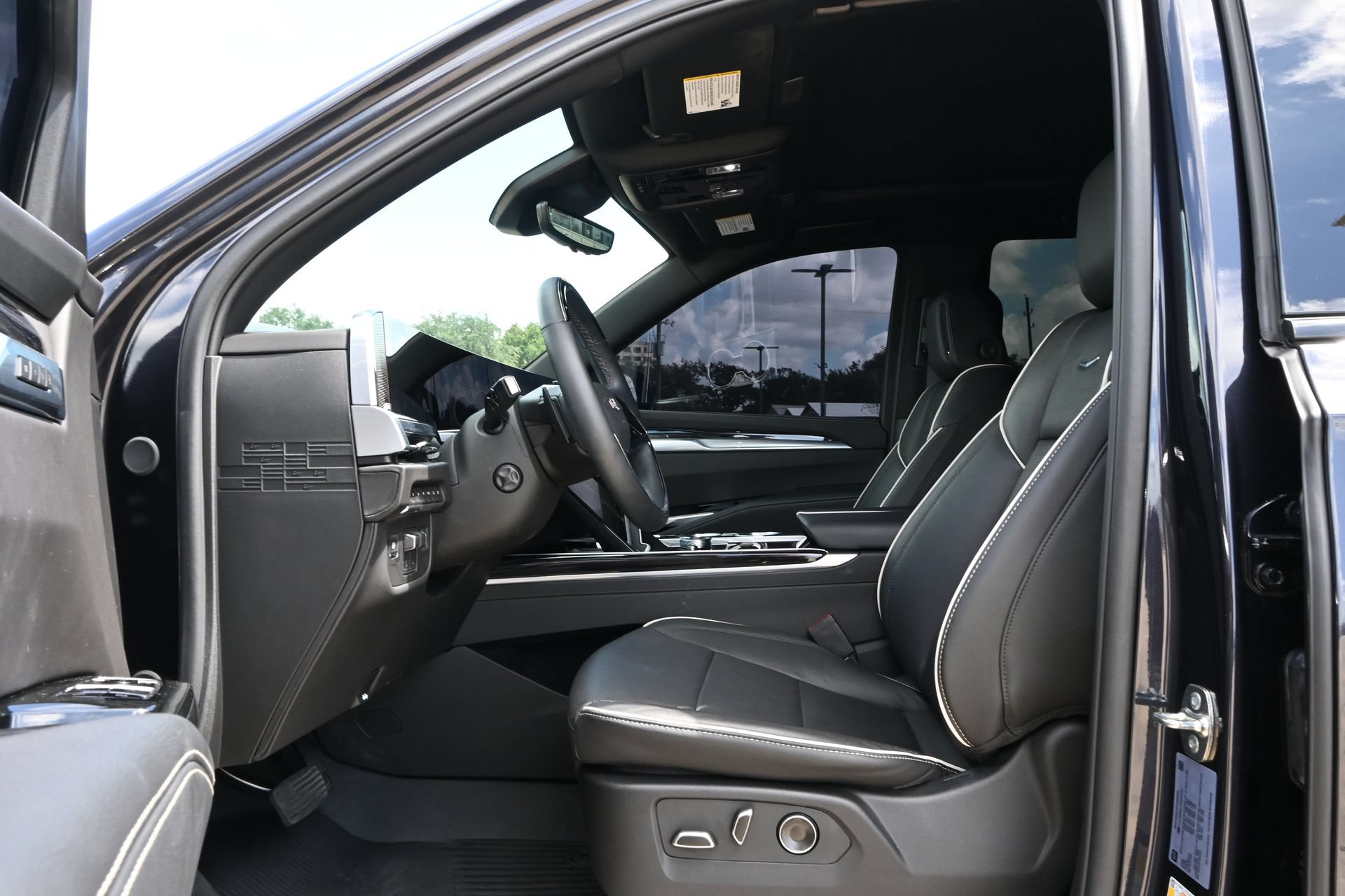 Certified 2026 Cadillac Escalade Sport w/ Touring Package AWD/4WD image 18