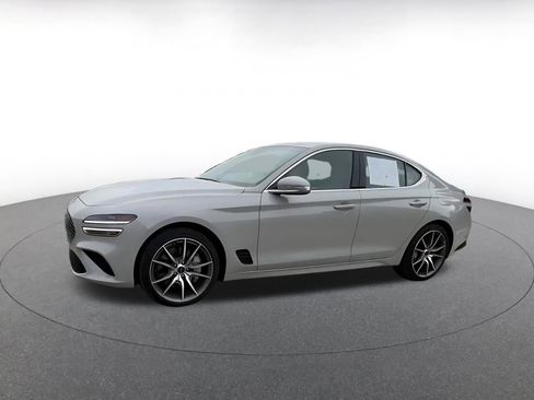 Used 2025 Genesis G70 2.5T image 8