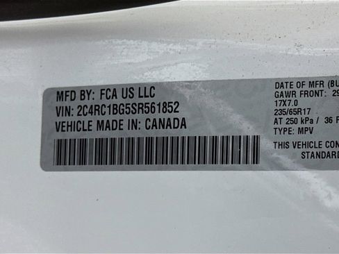 Used 2025 Chrysler Pacifica Select image 32