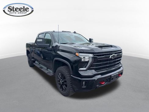 Used 2025 Chevrolet Silverado 2500 LTZ w/ Trail Boss Package AWD/4WD image 2