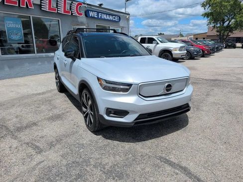 Used 2021 Volvo XC40 P8 Recharge w/ Advanced Package AWD/4WD image 10