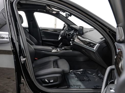 Used 2023 BMW 530e RWD image 32