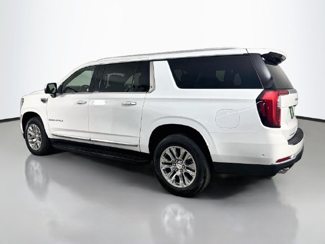 Used 2025 GMC Yukon XL Denali RWD image 7