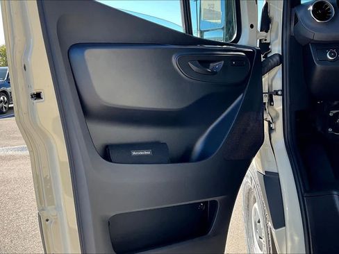 New 2025 Mercedes-Benz Sprinter 2500 image 10