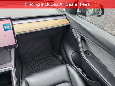 Used 2022 Tesla Model Y Long Range AWD/4WD image 17