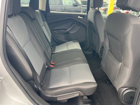 Used 2017 Ford Escape SE w/ SE Cold Weather Package AWD/4WD image 31