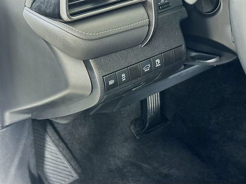 Used 2023 Toyota Camry XSE FWD image 10