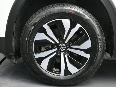 Used 2024 Volkswagen Atlas SE image 10