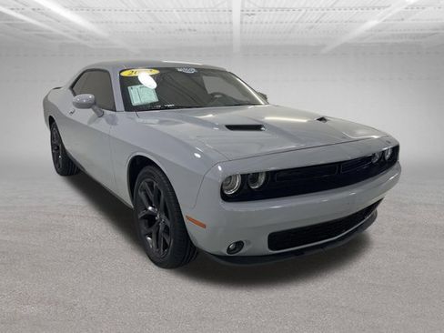 Used 2022 Dodge Challenger SXT w/ Blacktop Package image 4