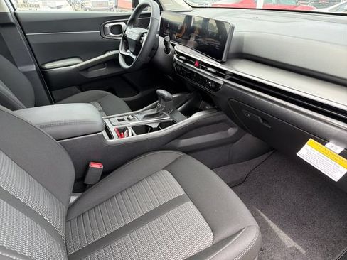 New 2026 Kia Sorento LX FWD image 21