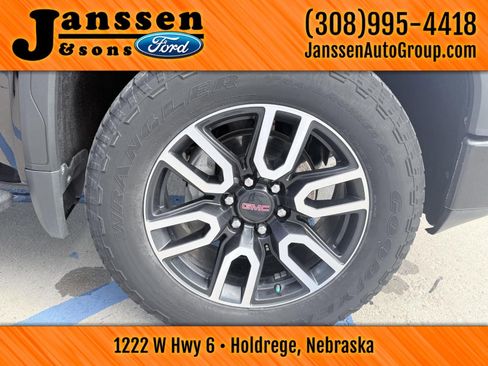 Used 2021 GMC Sierra 1500 AT4 w/ AT4 Value Package AWD/4WD image 38