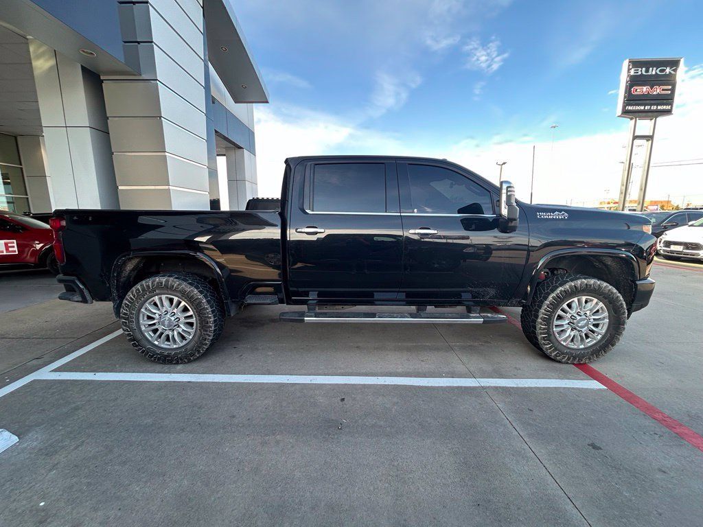Used 2020 Chevrolet Silverado 2500 High Country w/ Technology Package AWD/4WD image 4