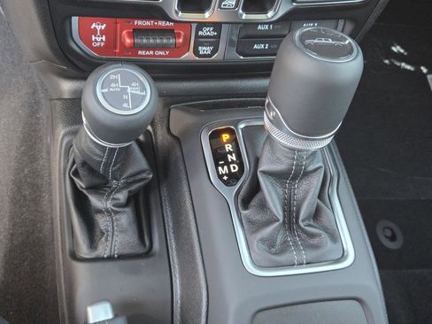 New 2025 Jeep Gladiator Rubicon image 16