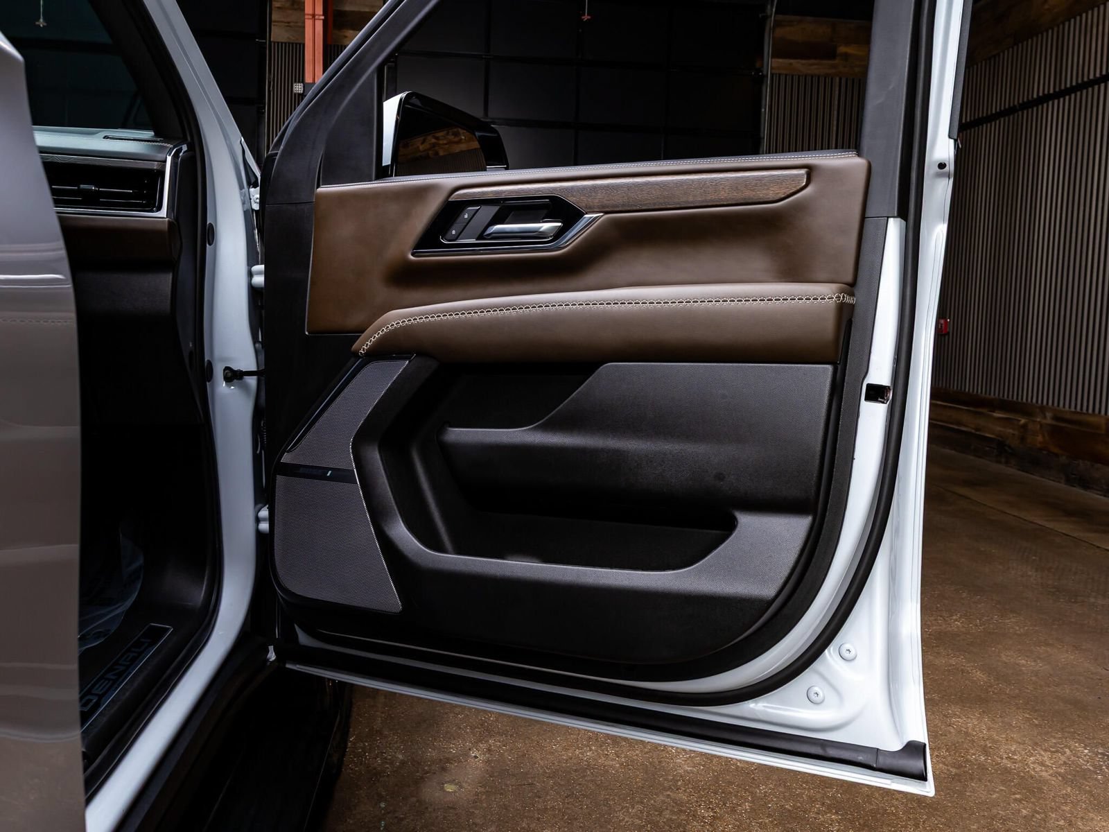 Used 2026 GMC Yukon Denali Ultimate w/ LPO, Floor Liner Package AWD/4WD image 41