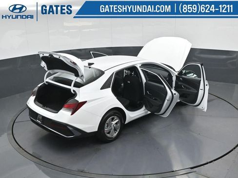 New 2026 Hyundai Elantra SE FWD image 49
