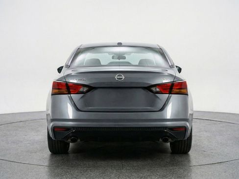 Used 2025 Nissan Altima 2.5 SR FWD image 7