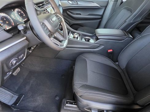 New 2025 Jeep Grand Cherokee Laredo X w/ Luxury Tech Group I image 7