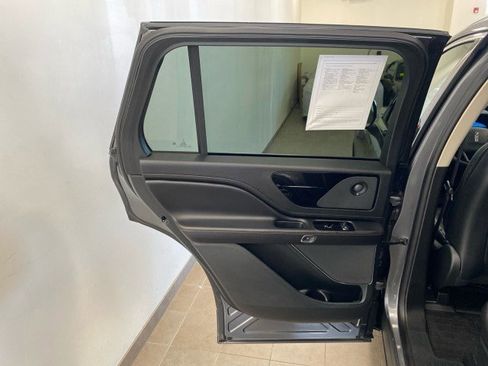 Certified 2023 Lincoln Aviator Reserve w/ Equipment Group 201A image 8