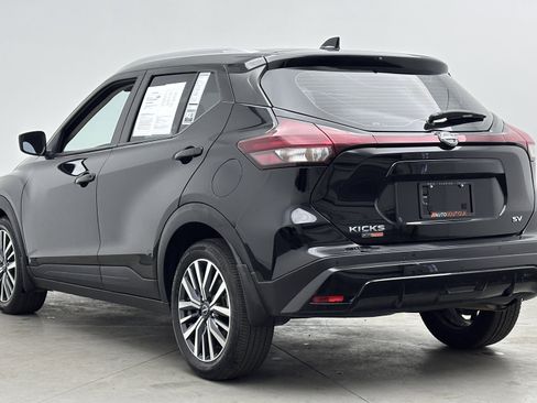 Used 2023 Nissan Kicks SV FWD image 5