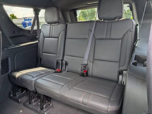 Used 2022 Chevrolet Suburban RST w/ Sport Performance Package AWD/4WD image 28