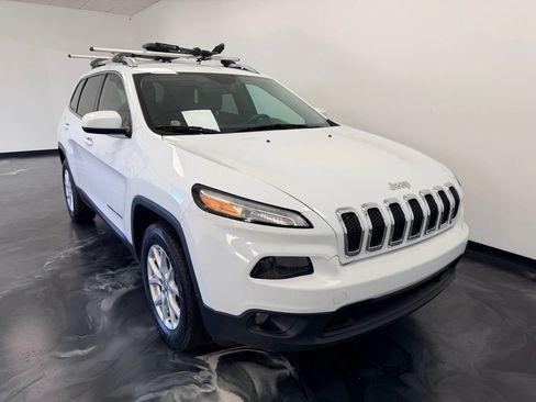 Used 2014 Jeep Cherokee Latitude w/ Cold Weather Group AWD/4WD image 22