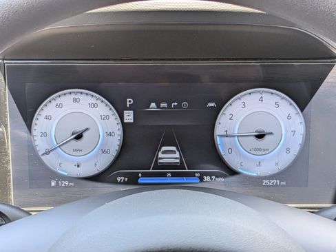 Certified 2024 Hyundai Elantra SEL FWD image 25
