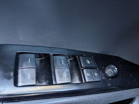 Used 2025 Toyota Camry SE image 49