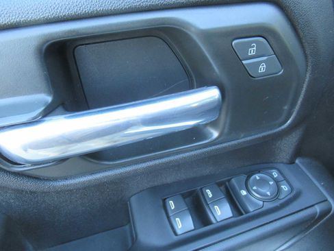 Used 2022 Chevrolet Silverado 2500 Custom w/ Custom Convenience Package image 22