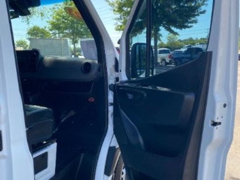 Used 2023 Mercedes-Benz Sprinter 2500 image 11