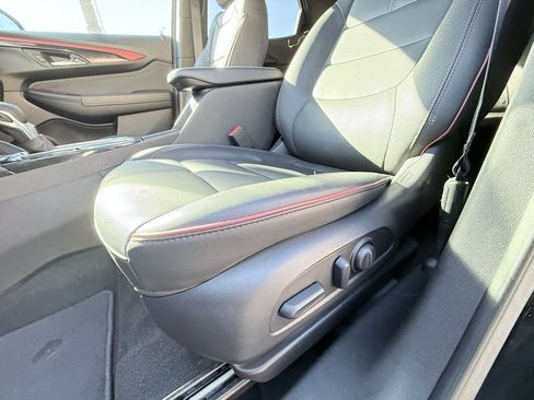 Used 2024 Chevrolet TrailBlazer RS w/ Convenience Package image 23