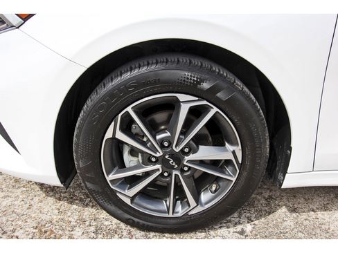 Certified 2023 Kia Forte LXS w/ LXS Technology Package FWD image 31