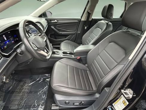 Used 2024 Volkswagen Jetta SE image 18