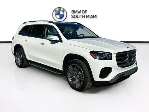 Used 2025 Mercedes-Benz GLS 450 4MATIC image 1