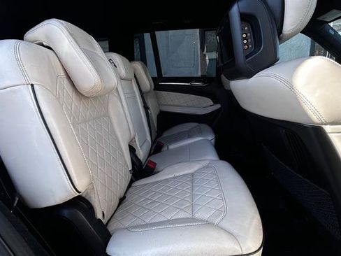 Used 2015 Mercedes-Benz GL 550 GL 550 w/ Driver Assistance Package image 13