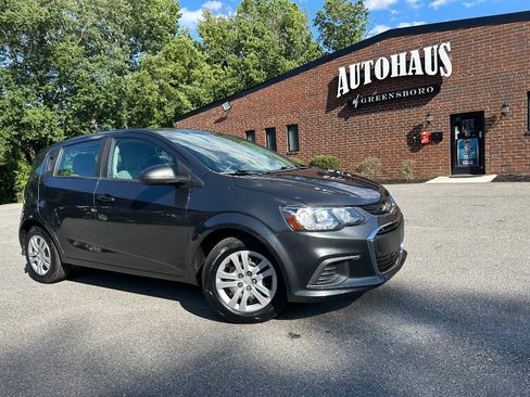 Used 2020 Chevrolet Sonic LT FWD image 38