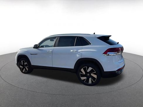 Used 2025 Volkswagen Atlas Cross Sport SE image 10