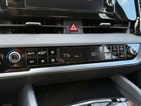 New 2025 Kia Sportage LX image 16