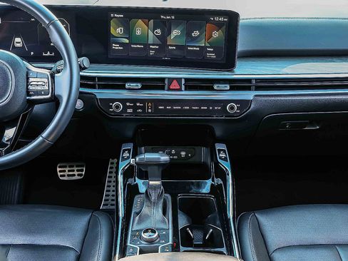 Certified 2024 Kia Sorento SX image 11