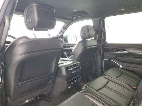 Used 2024 Jeep Wagoneer L Series II w/ Flexible Seating Group image 13