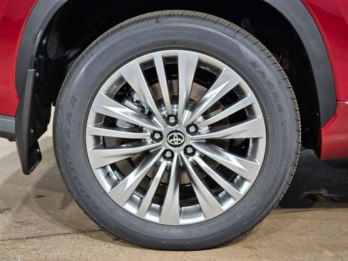 New 2026 Toyota Highlander Platinum AWD/4WD image 24