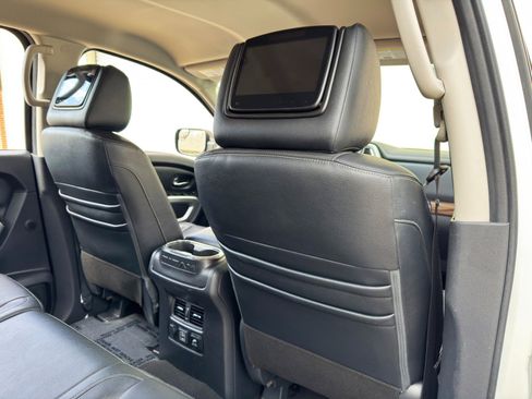 Used 2020 Nissan Titan SL w/ Protection Package 1 AWD/4WD image 36